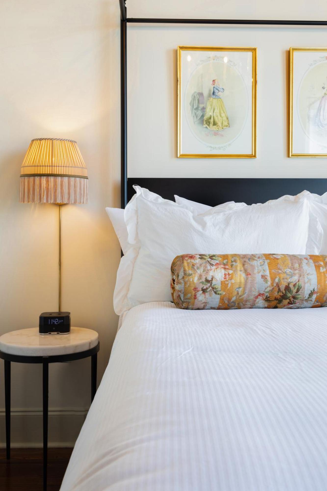 Hotel Cleo, Knoxville Downtown, A Tribute Portfolio Hotel エクステリア 写真