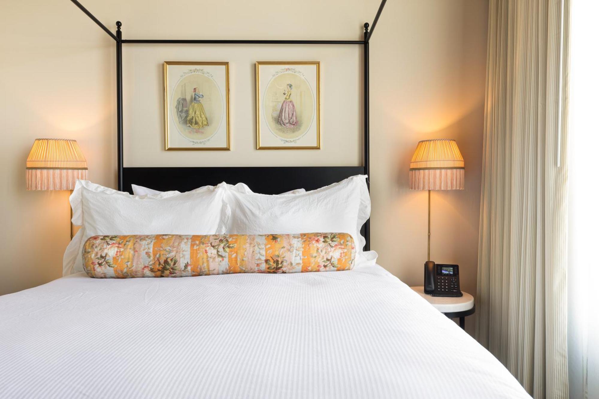 Hotel Cleo, Knoxville Downtown, A Tribute Portfolio Hotel エクステリア 写真