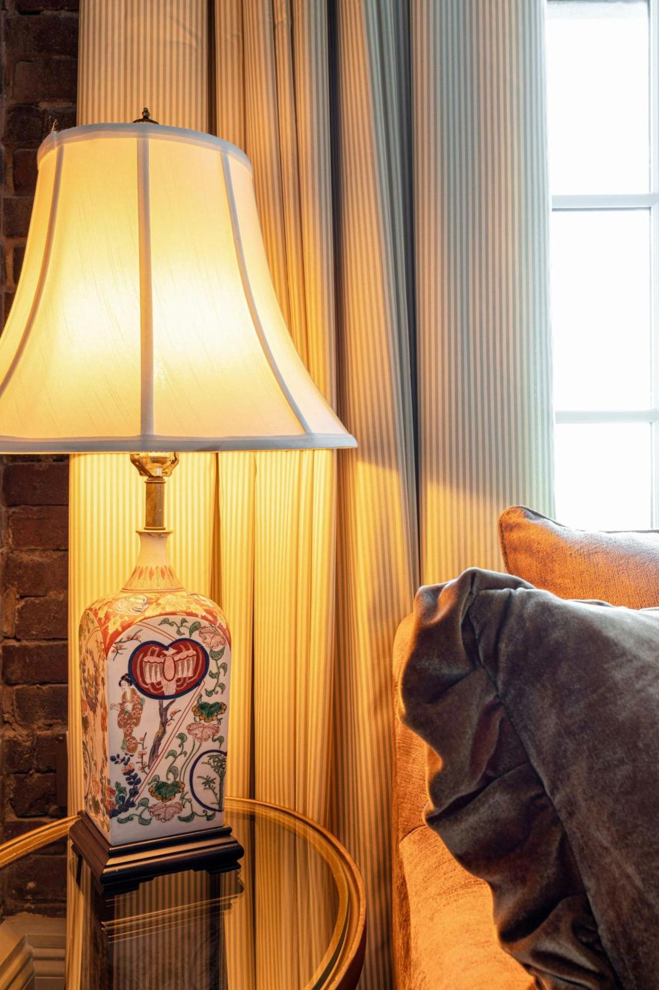 Hotel Cleo, Knoxville Downtown, A Tribute Portfolio Hotel エクステリア 写真