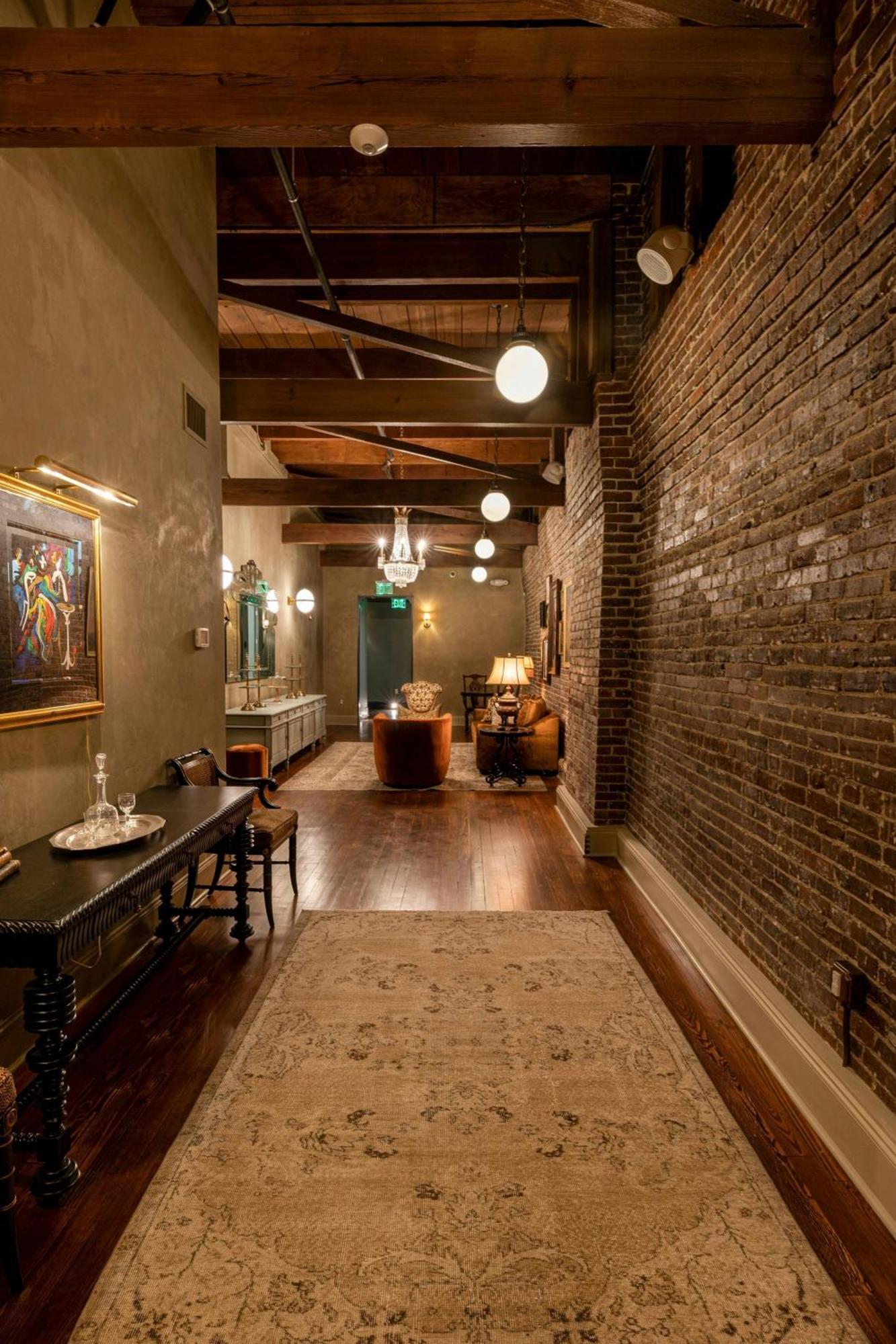 Hotel Cleo, Knoxville Downtown, A Tribute Portfolio Hotel エクステリア 写真