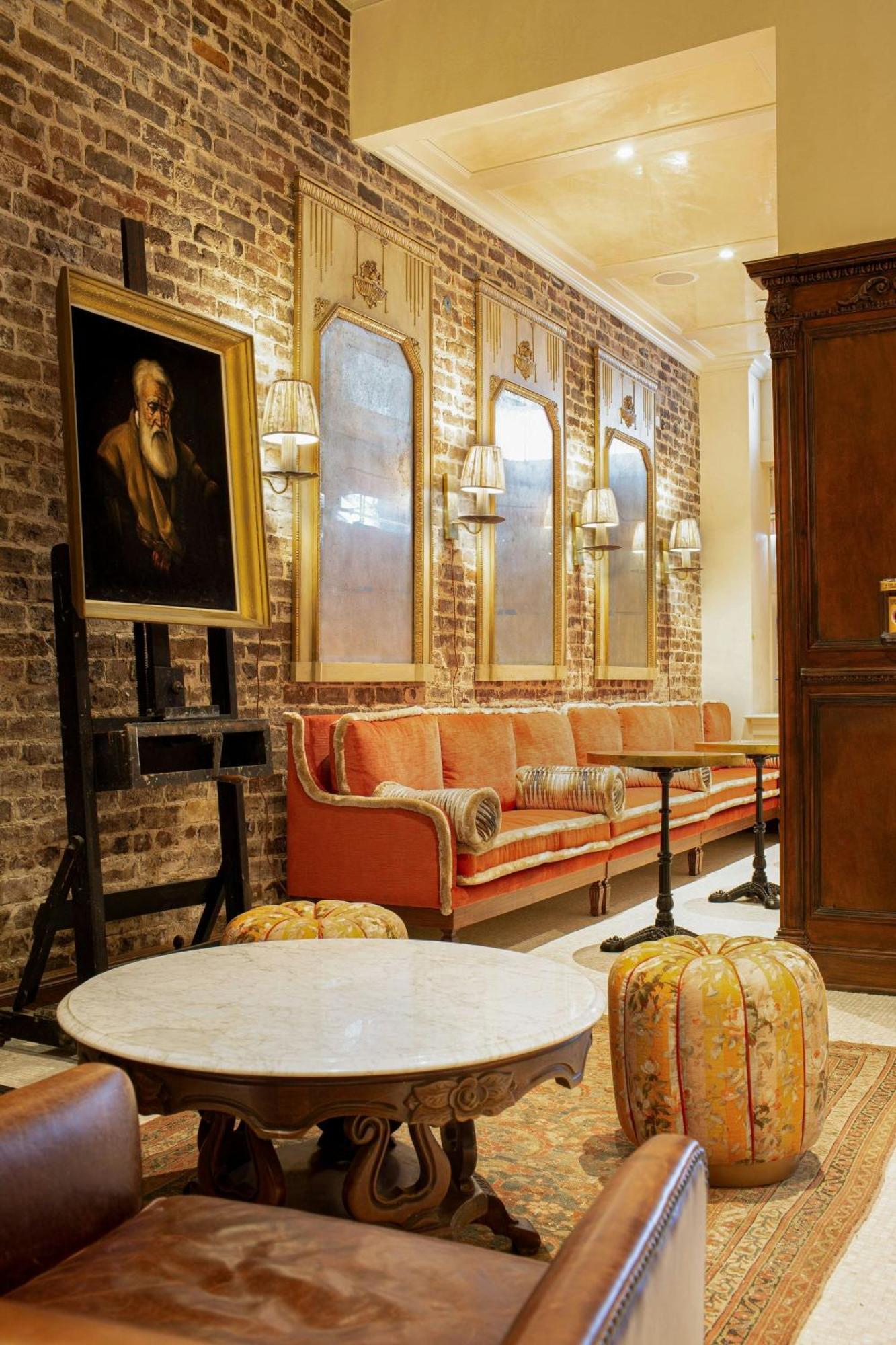 Hotel Cleo, Knoxville Downtown, A Tribute Portfolio Hotel エクステリア 写真